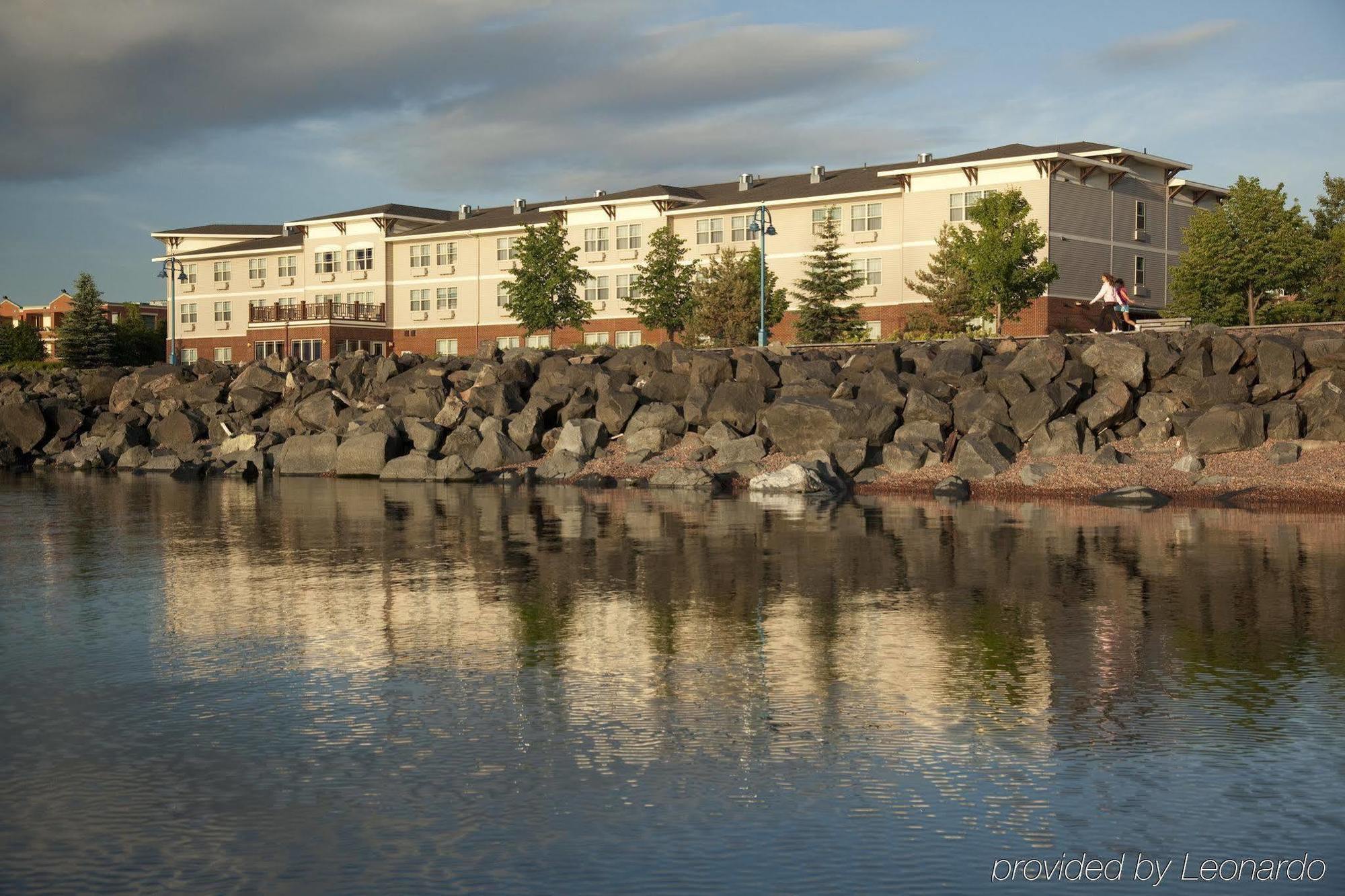Hampton Duluth-canal Park 3*